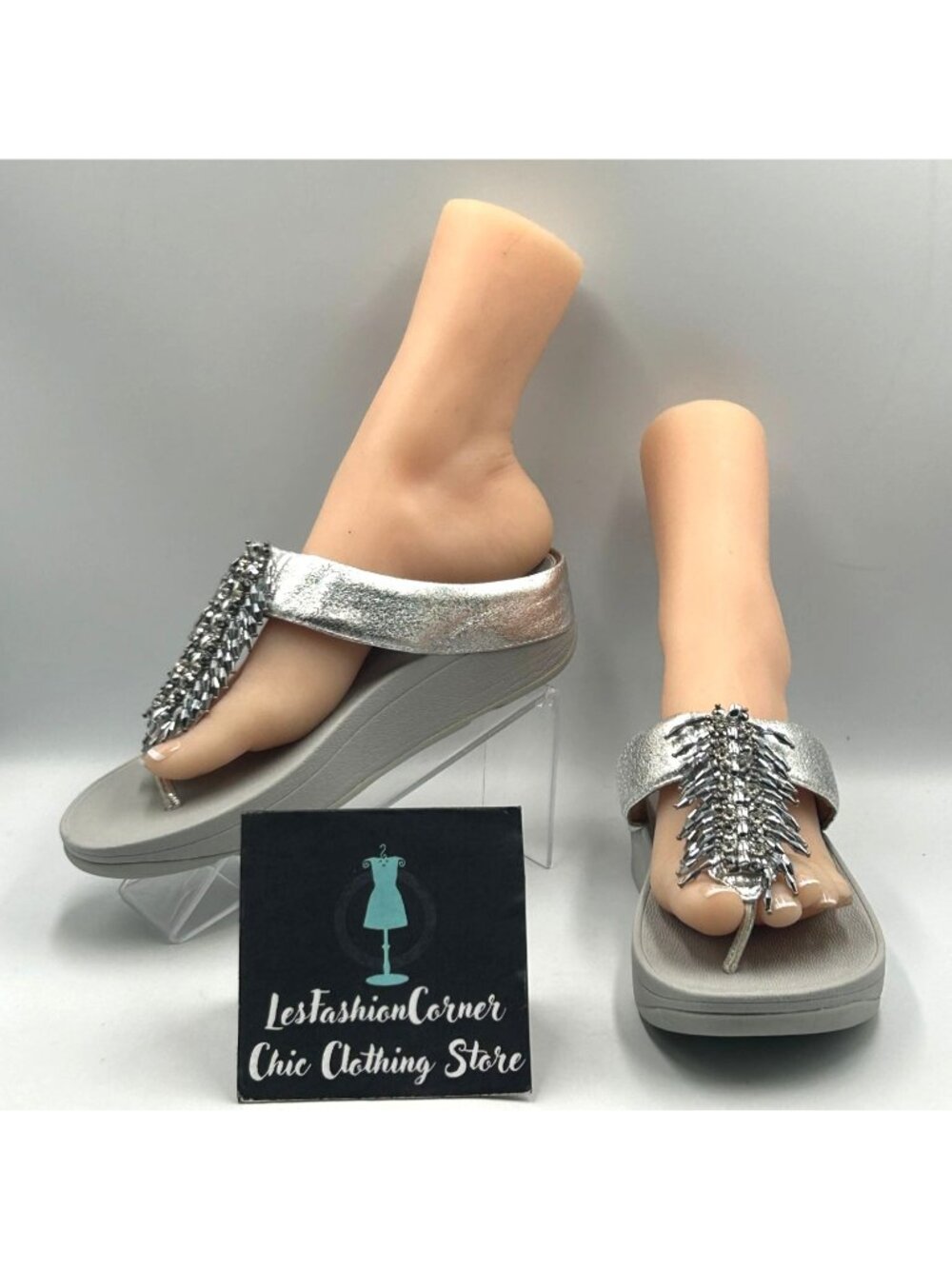 FitFlop Women's Silver Leather Crystal Rumba Beaded Toe-Post Sandals Size 9 3742